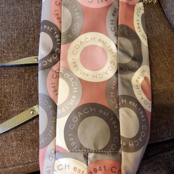 EUC Coach Ashley Carry All - Picture 3 of 9